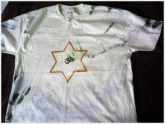 Camisas pintadas a mao tingida com a tecnica tie die